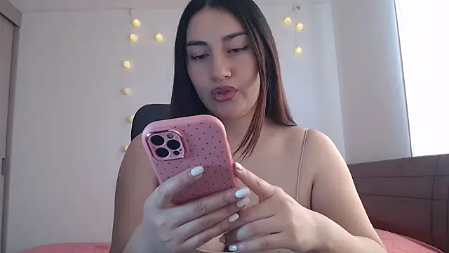 nalafoster online show from March 25, 3:11 pm