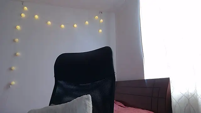 nalafoster online show from March 6, 3:18 pm