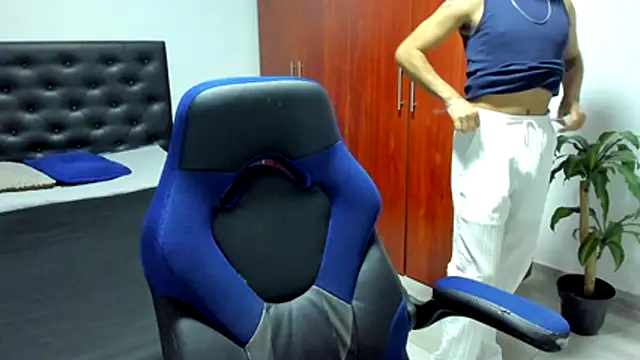 Snapshot of abel_bigcok chatting on October 26, 1:17 am abel bigcok online show from October 26, 1:17 am