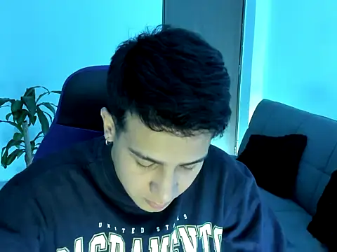 Snapshot of abel_bigcok chatting on November 17, 10:19 am abel bigcok online show from November 17, 10:19 am