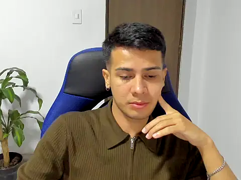 Snapshot of abel_bigcok chatting on November 8, 3:32 am abel bigcok online show from November 8, 3:32 am