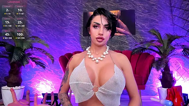 Snapshot of IzabelaTessa chatting on May 6, 7:18 pm IzabelaTessa online show from May 6, 7:18 pm