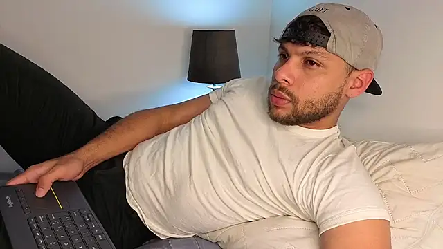 Snapshot of haku_kanjy chatting on November 11, 11:42 pm haku kanjy online show from November 11, 11:42 pm