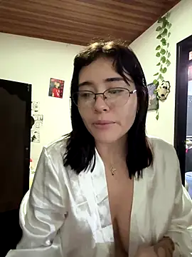 MitsuChan  online show from October 31, 1:52 pm