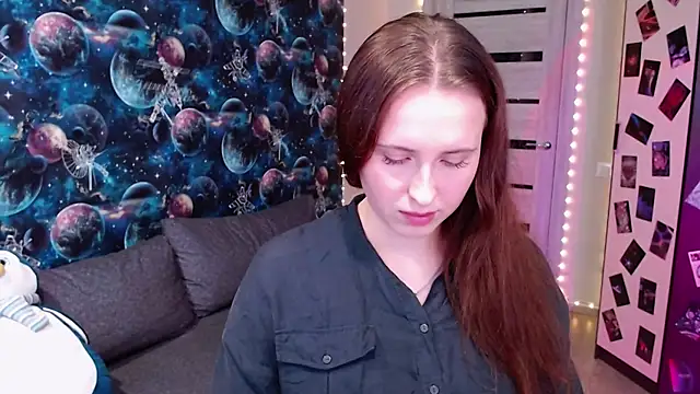 Snapshot of BarbiePieer chatting on October 5, 5:20 am BarbiePieer online show from October 5, 5:20 am
