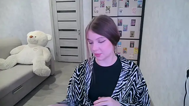 Snapshot of GinnyBlacky chatting on July 11, 7:25 pm GinnyBlacky online show from July 11, 7:25 pm