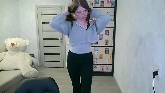 Snapshot of GinnyBlacky chatting on July 1, 7:03 pm GinnyBlacky online show from July 1, 7:03 pm