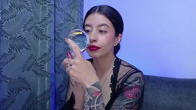 Misscarolsph online show from April 12, 6:22 pm