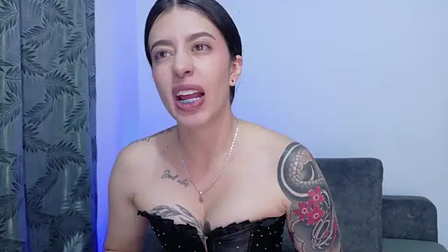 Misscarolsph online show from April 2, 8:37 pm