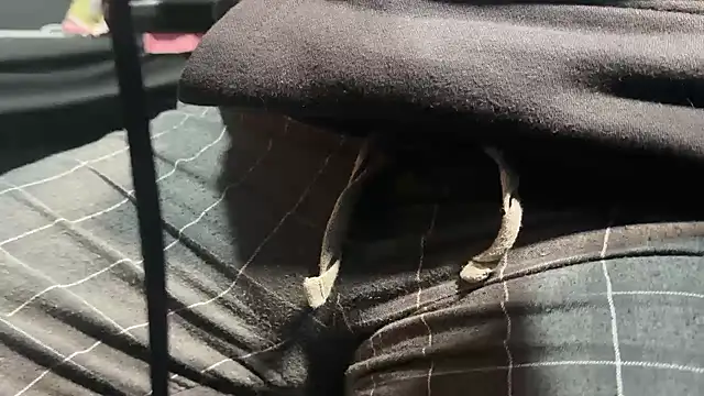 Max 965 online show from December 3, 10:20 pm