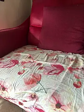 Max 965 online show from March 11, 11:37 am