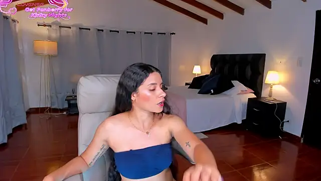 Snapshot of hanna_mils chatting on January 17, 4:05 am hanna mils online show from January 17, 4:05 am