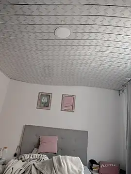 Elowyn online show from October 26, 2:50 pm