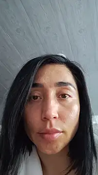 Elowyn online show from January 11, 8:05 pm