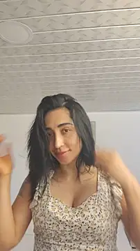 Elowyn online show from March 14, 5:30 pm