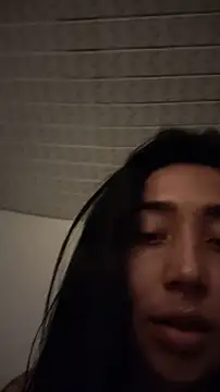 Elowyn online show from November 9, 1:31 am