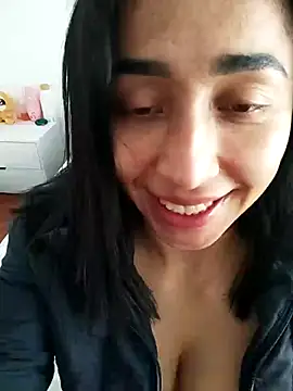 Snapshot of Elowyn chatting on September 28, 8:38 pm Elowyn online show from September 28, 8:38 pm