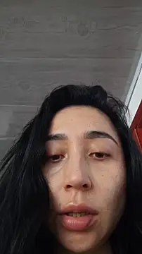 Elowyn online show from March 11, 7:30 pm