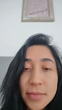 Elowyn online show from April 19, 7:38 pm