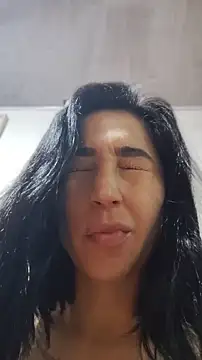 Elowyn online show from April 21, 10:38 pm