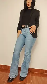 Elowyn online show from December 21, 10:21 pm