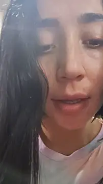 Elowyn online show from February 8, 7:22 pm