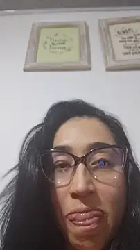 Elowyn online show from May 23, 1:37 am