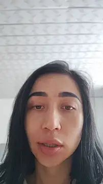 Elowyn online show from April 5, 3:19 pm