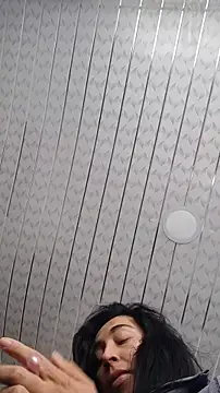 Elowyn online show from November 9, 5:06 pm