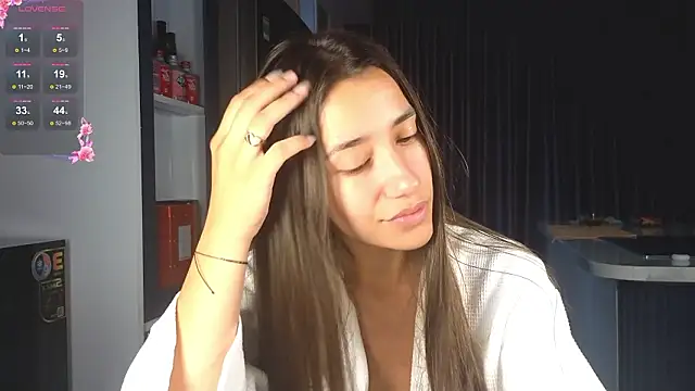 Snapshot of hot_ass_18 chatting on February 6, 11:23 pm hot ass 18 online show from February 6, 11:23 pm