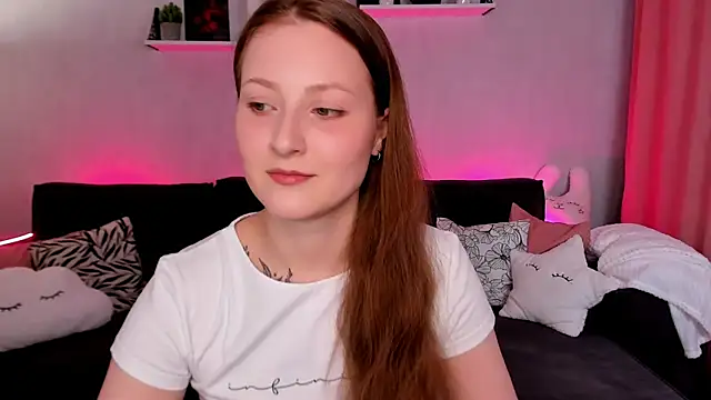 Snapshot of VelvetCherry_ chatting on March 18, 9:12 am VelvetCherry online show from March 18, 9:12 am