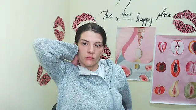 Snapshot of VanessaRey_ chatting on March 17, 10:27 am VanessaRey online show from March 17, 10:27 am