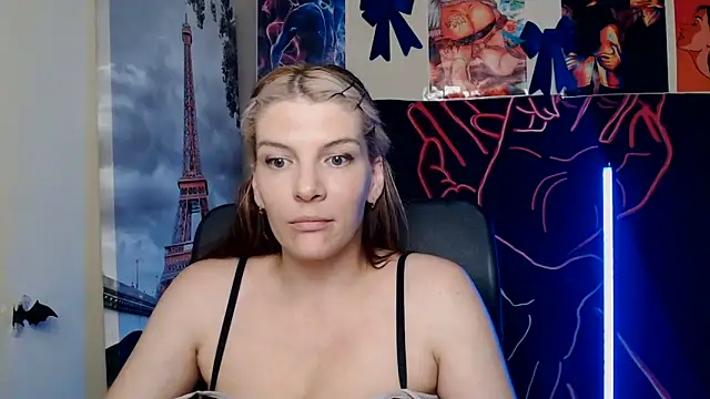 VanessaRey  online show from June 1, 6:35 am