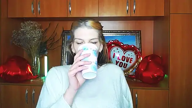 VanessaRey  online show from February 14, 6:35 am