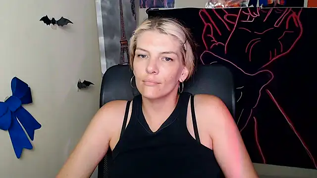 Snapshot of VanessaRey_ chatting on July 20, 10:39 am VanessaRey online show from July 20, 10:39 am