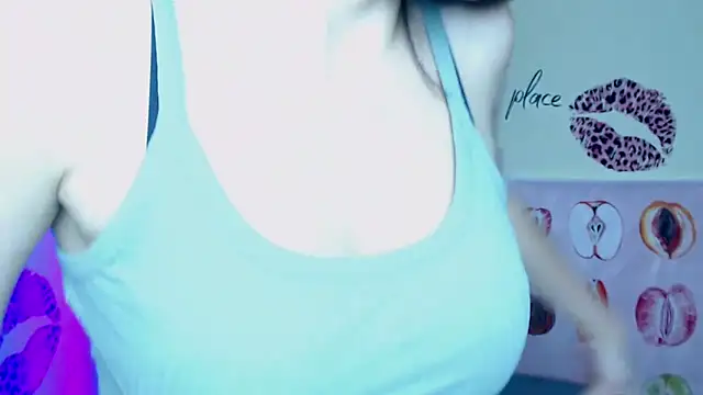 VanessaRey  online show from November 13, 7:18 pm