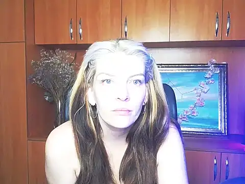 VanessaRey  online show from May 25, 2:33 am