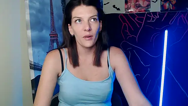 Snapshot of VanessaRey_ chatting on October 14, 4:40 pm VanessaRey online show from October 14, 4:40 pm