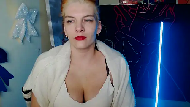 VanessaRey  online show from February 5, 2:40 am
