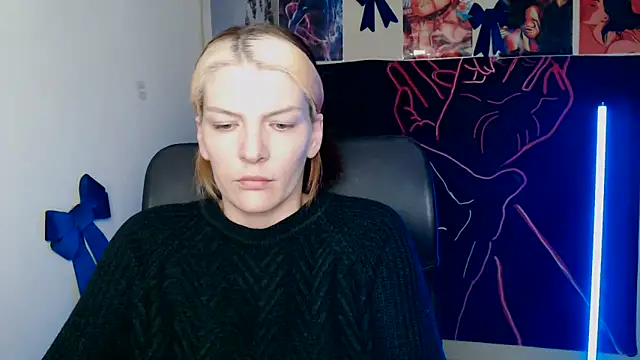 VanessaRey  online show from April 14, 4:23 pm