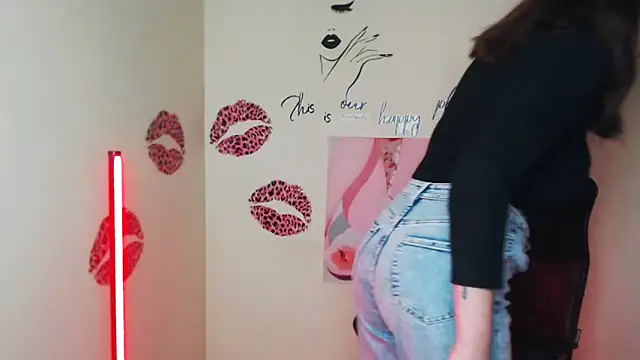 VanessaRey  online show from April 19, 4:19 pm