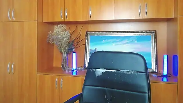 VanessaRey  online show from February 22, 5:32 am