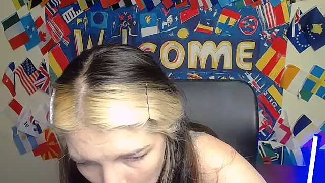 Snapshot of VanessaRey_ chatting on June 22, 7:49 am VanessaRey online show from June 22, 7:49 am