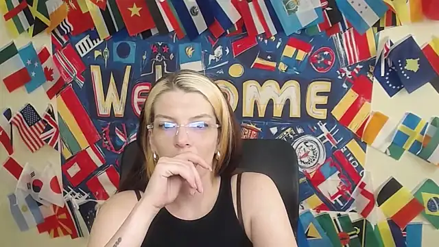 VanessaRey  online show from May 7, 6:28 am