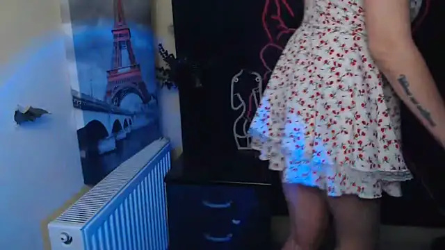 Snapshot of VanessaRey_ chatting on June 12, 6:44 am VanessaRey online show from June 12, 6:44 am