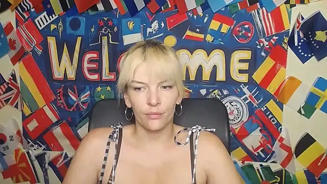 Snapshot of VanessaRey_ chatting on July 9, 6:47 am VanessaRey online show from July 9, 6:47 am