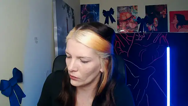 VanessaRey  online show from April 7, 5:53 am