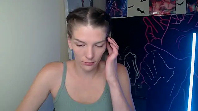 Snapshot of VanessaRey_ chatting on September 28, 6:20 am VanessaRey online show from September 28, 6:20 am