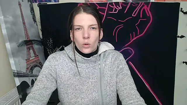 Snapshot of VanessaRey_ chatting on March 18, 7:44 am VanessaRey online show from March 18, 7:44 am