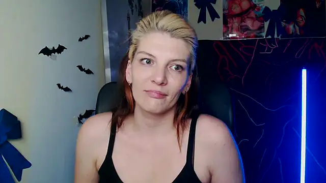 VanessaRey  online show from April 22, 4:52 am